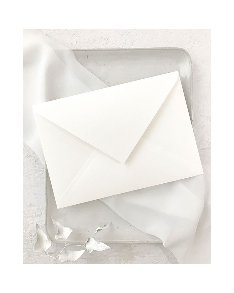 Enveloppe blanche cassée C5 pour les invitations de mariage